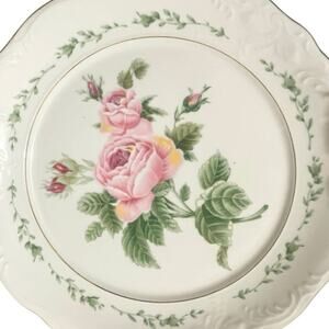 Set of 4 Vintage Gibson Victorian Rose Dinner Plates 10.25”
